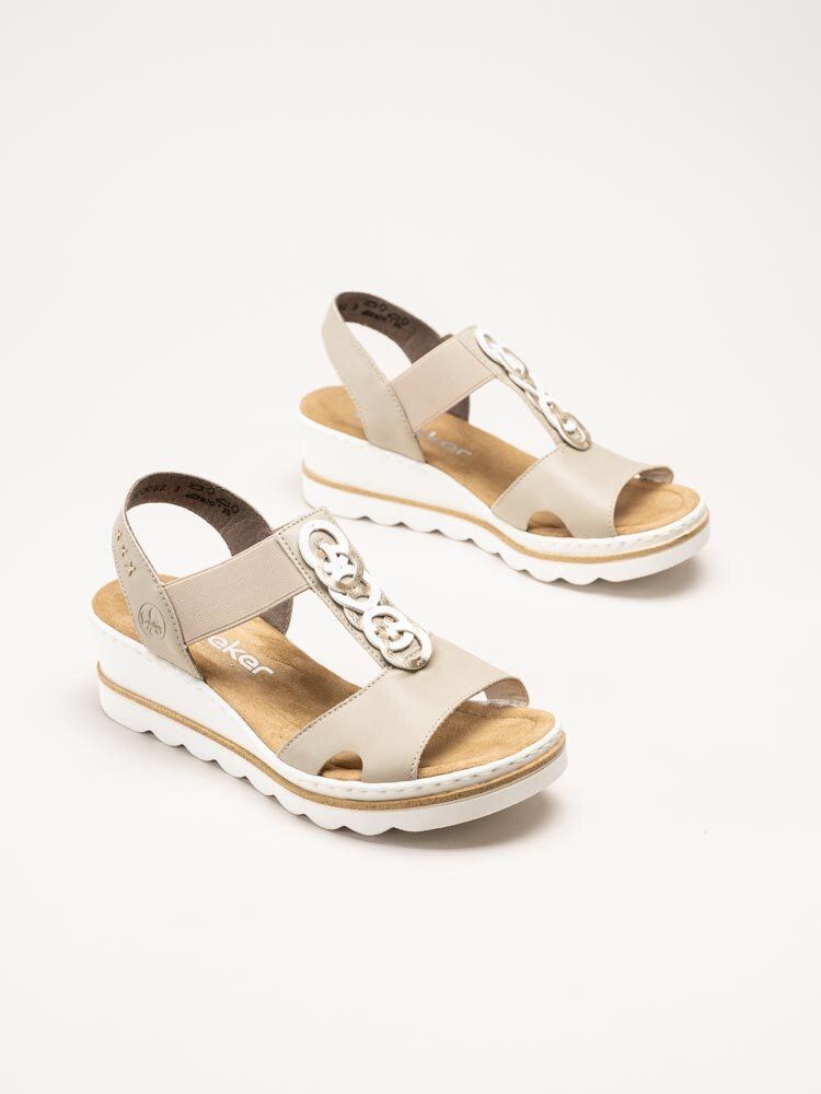 Beige sandaletter med kilklack