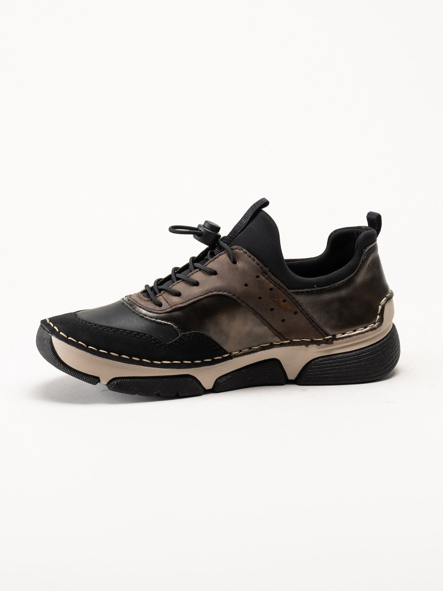 Rieker - Svarta slip on promenadskor