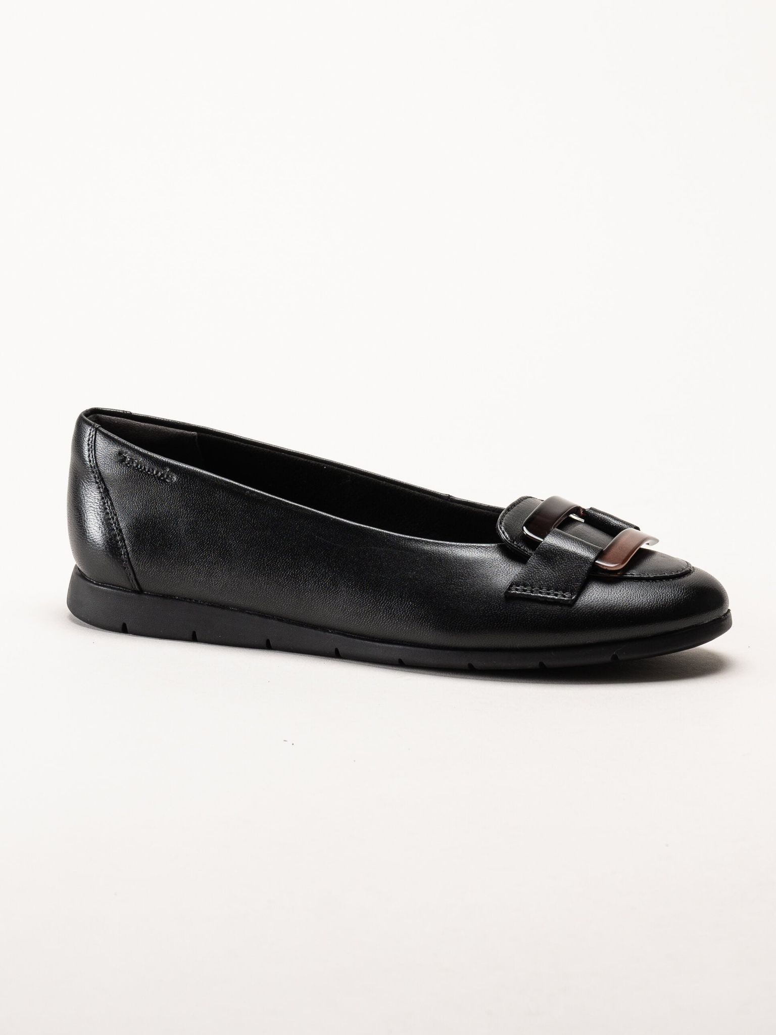 Tamaris - Svarta ballerina med dekorativt spänne