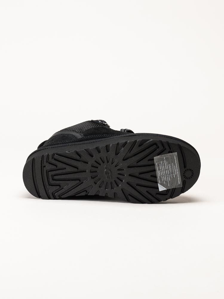 UGG - W Lowmel - Svarta ullfodrade sneakers