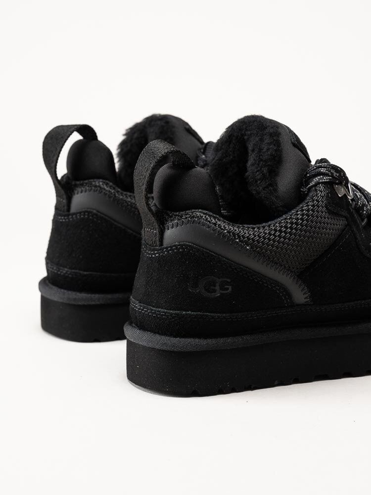 UGG - W Lowmel - Svarta ullfodrade sneakers