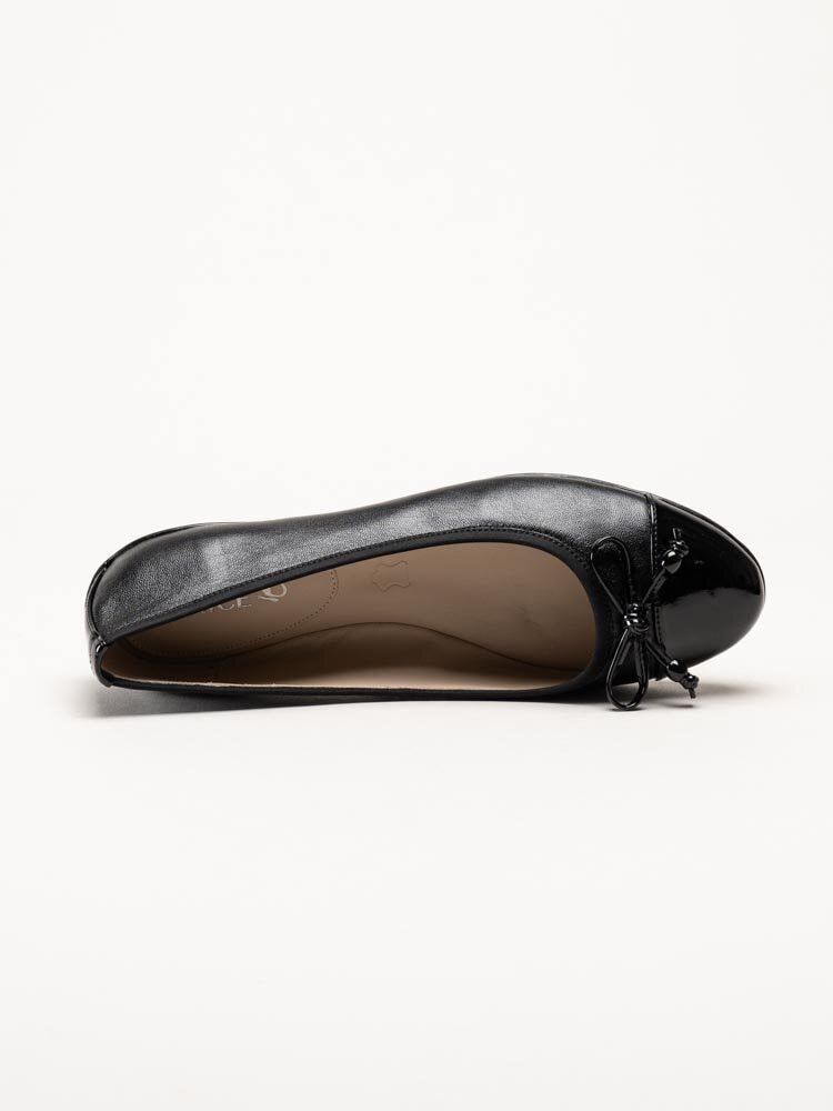 Caprice - Svarta ballerina i skinn