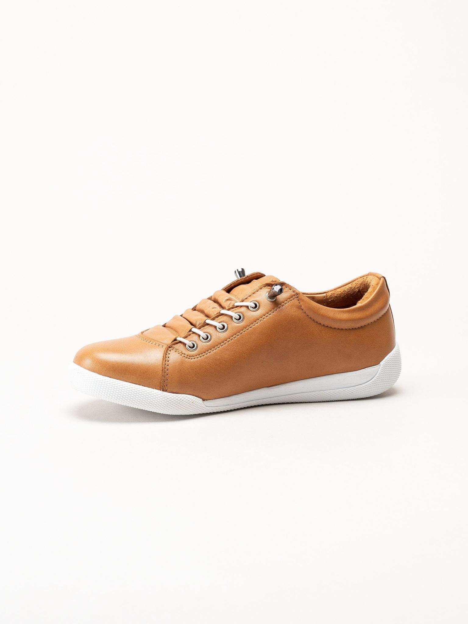 Charlotte of Sweden - Ljusbruna sneakers i skinn
