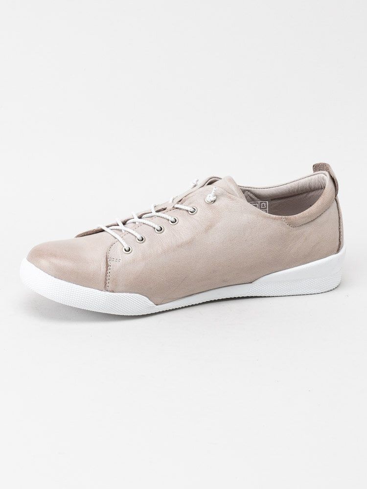 Charlotte of Sweden - Ljusgrå sneakers i skinn