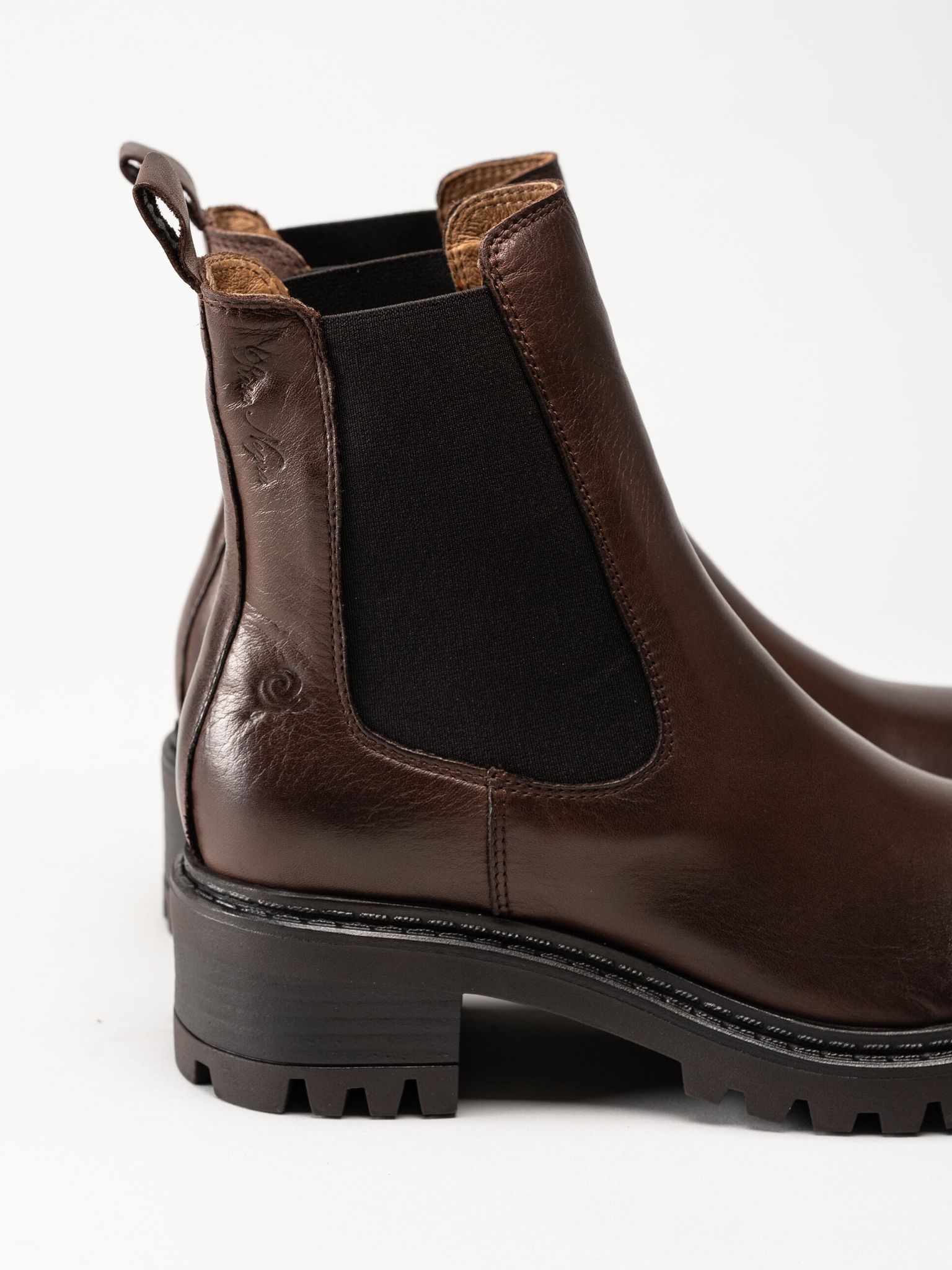 Rosa Negra - Mörkbruna chelsea boots i skinn