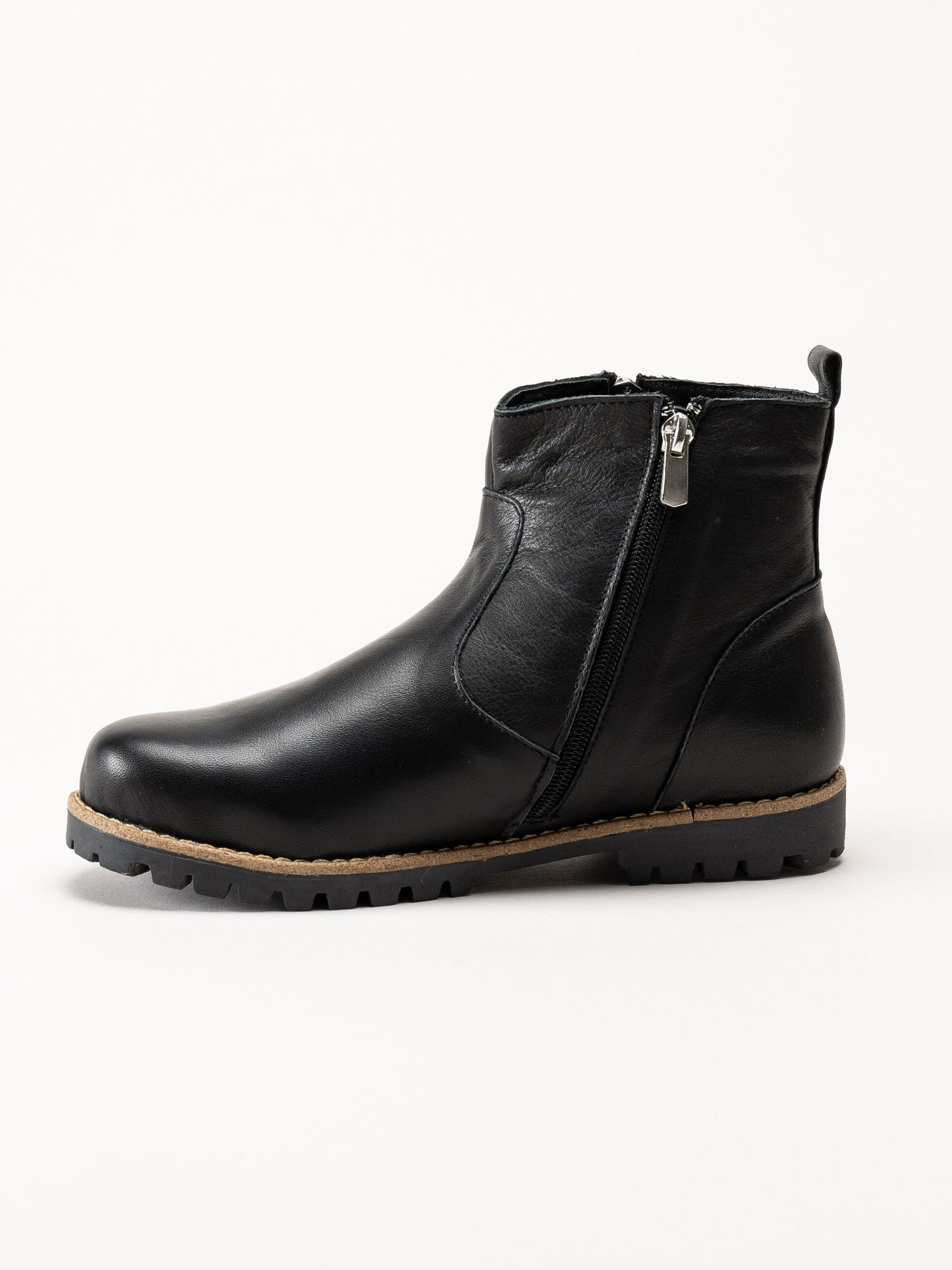 Charlotte of Sweden - Svarta boots i skinn