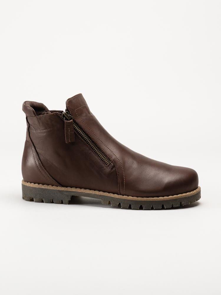 Charlotte of Sweden - Mörkbruna boots skinn