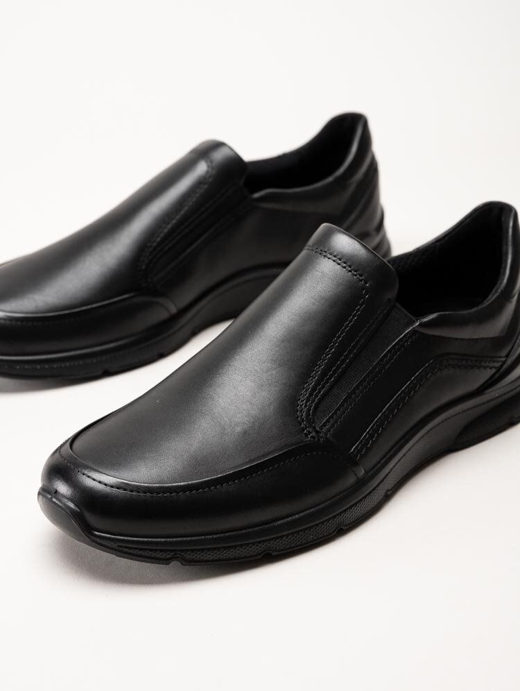 Ecco - Irving - Svarta slip on promenadskor i skinn