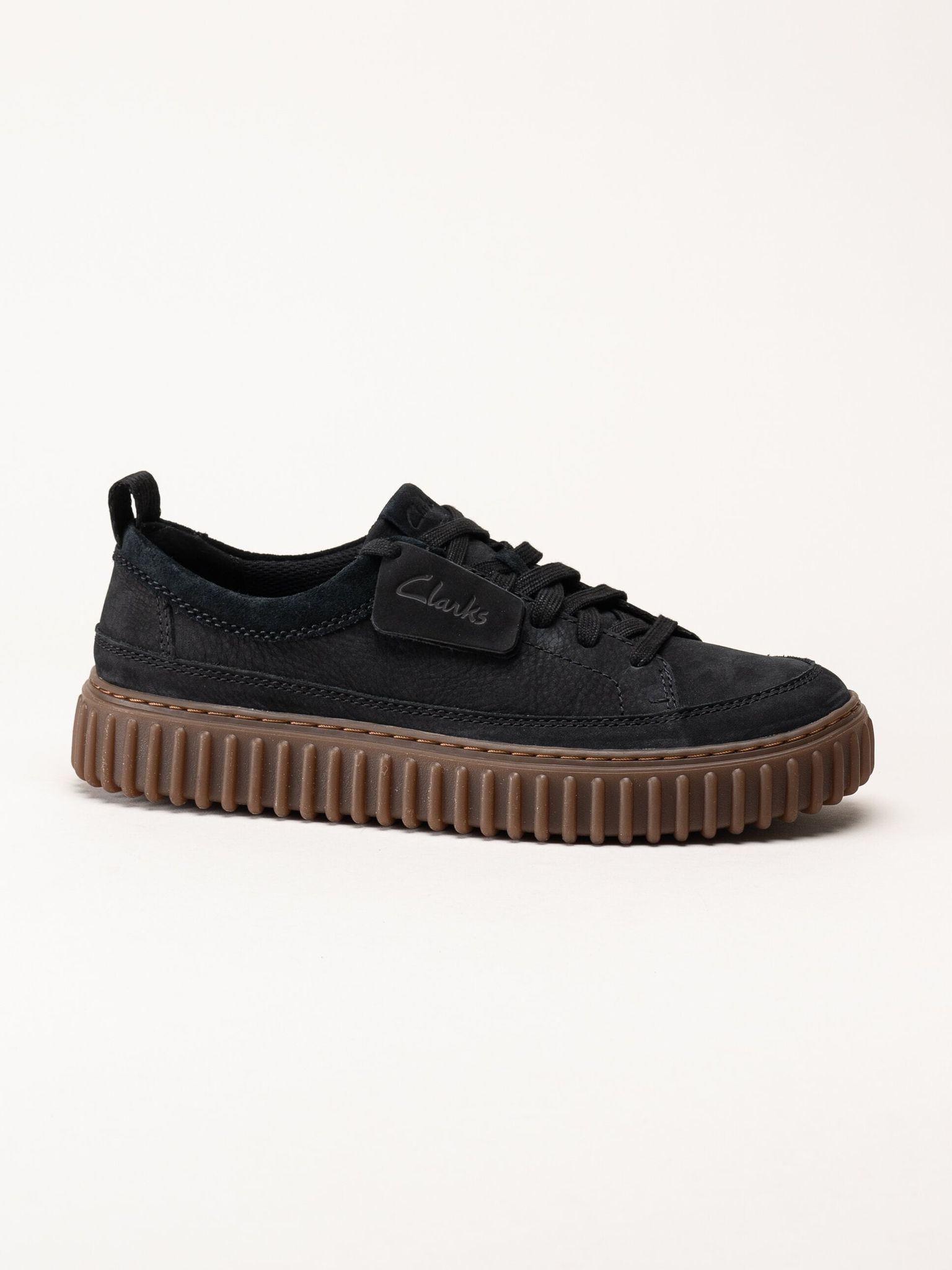 Clarks - Torhill Lace G - Svarta snörskor i nubuck och mocka
