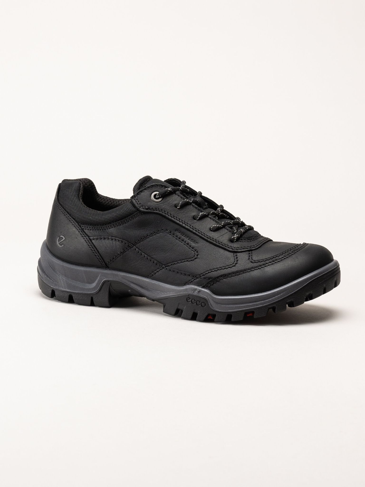 Ecco - Xpedition WP - Svarta promenadskor i oljad nubuck