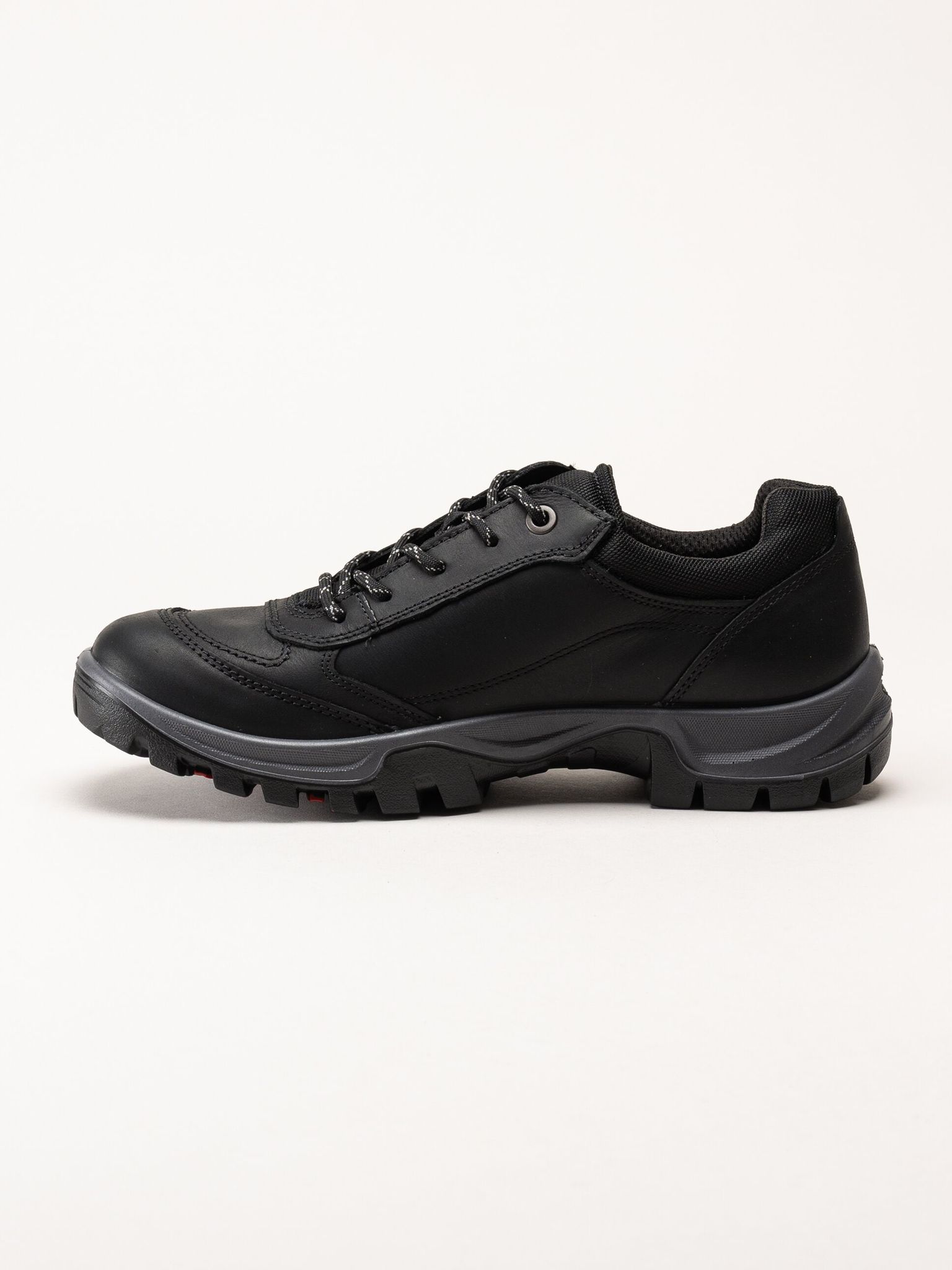 Ecco - Xpedition WP - Svarta promenadskor i oljad nubuck