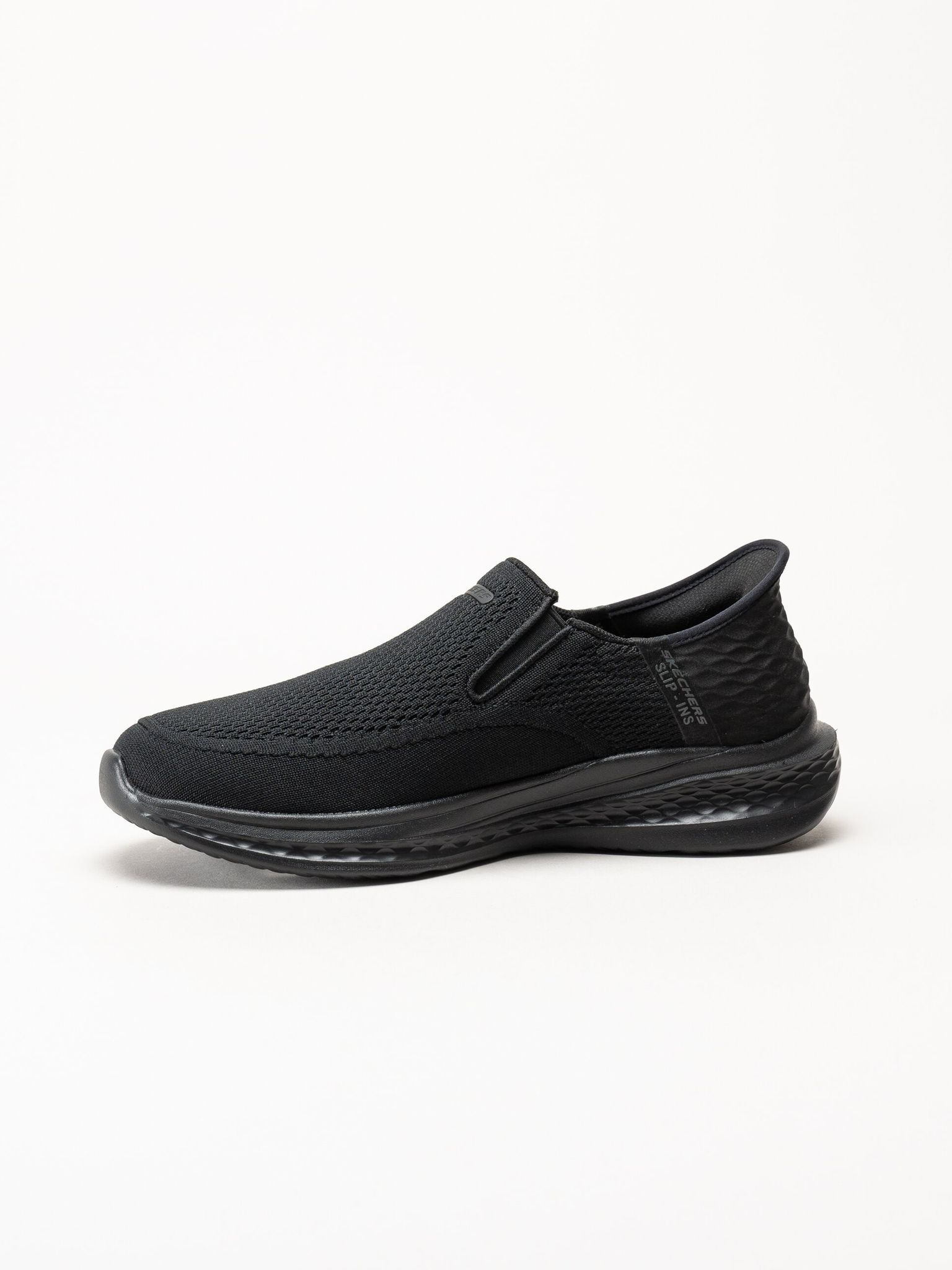 Skechers - Relaxed Fit - Svarta slip ins sneakers i mesh
