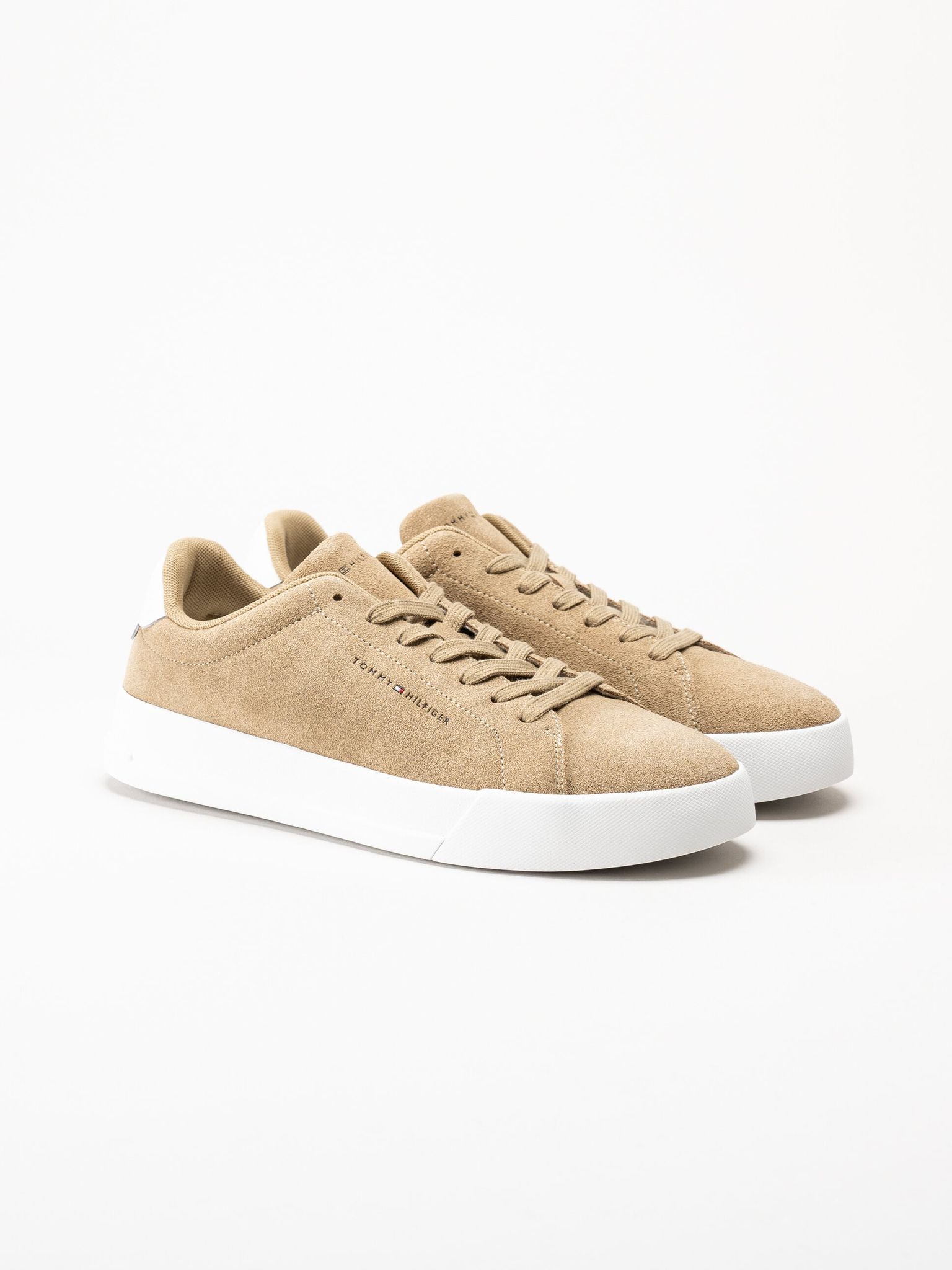Tommy Hilfiger - TH Court Core Suede - Beige sneakers i mocka