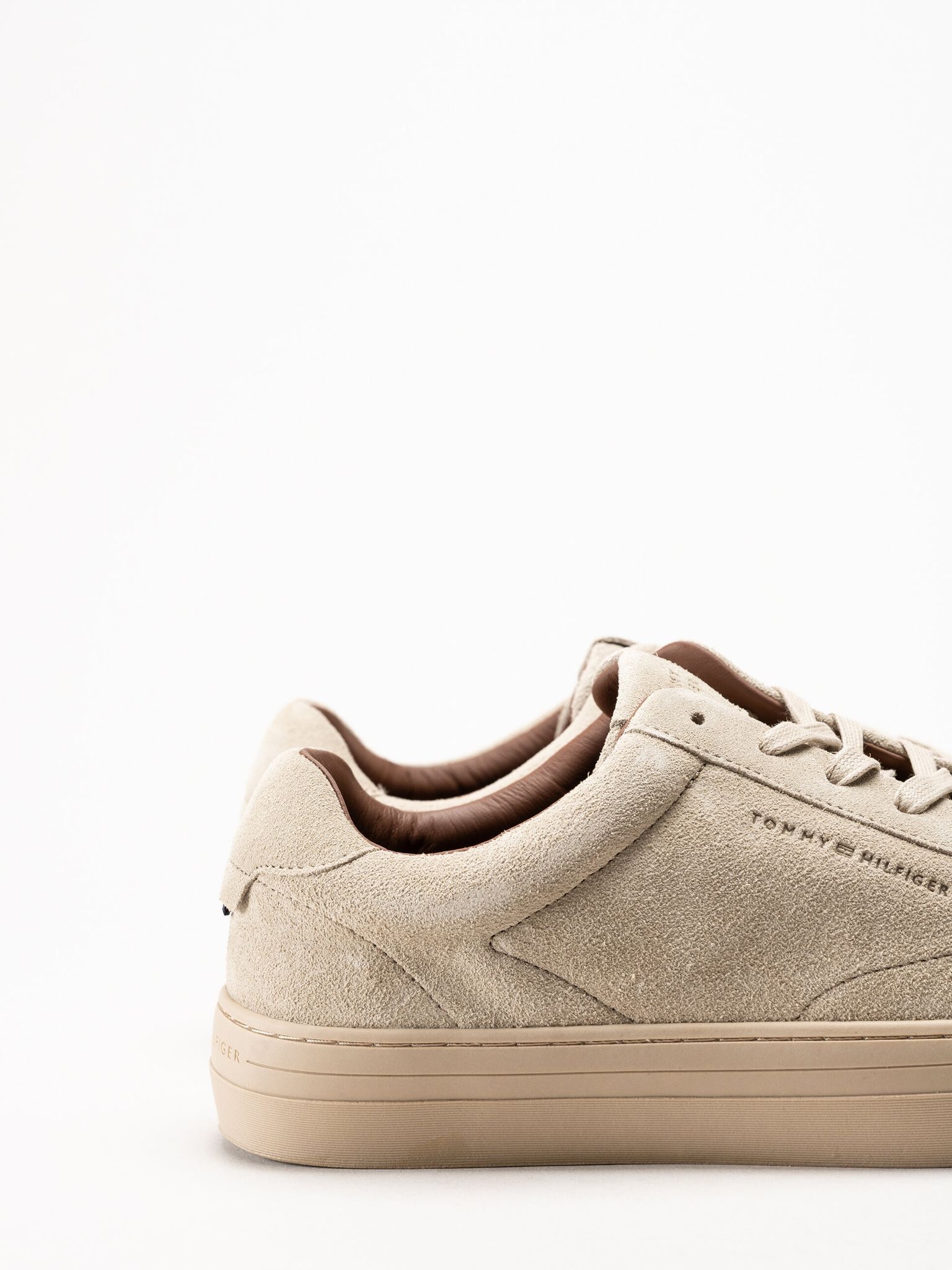 Tommy Hilfiger - Park Premium Suede - Beige sneakers i mocka