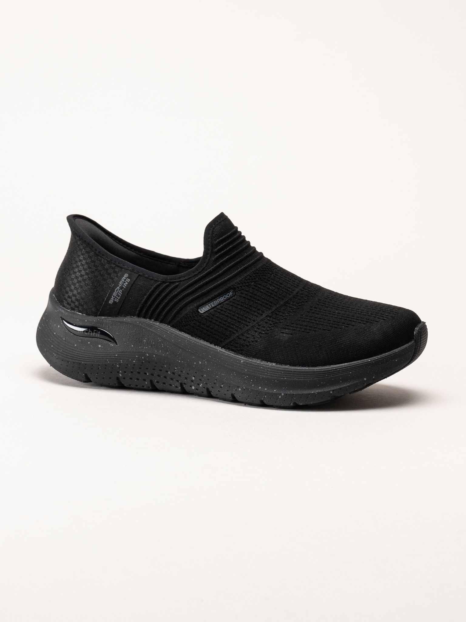 Skechers - Slip-Ins Arch Fit 2.0 - Svarta vattentäta slip-ins sportskor