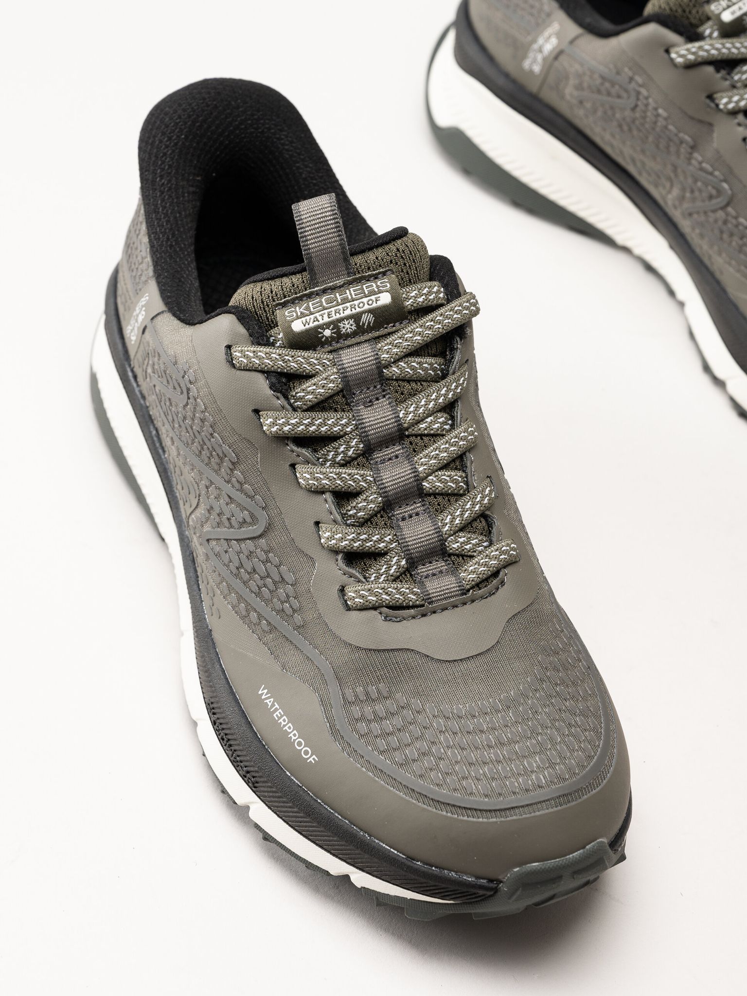 Skechers - Slip-Ins Switch Back - Mist - Olivgröna vattentäta sportskor