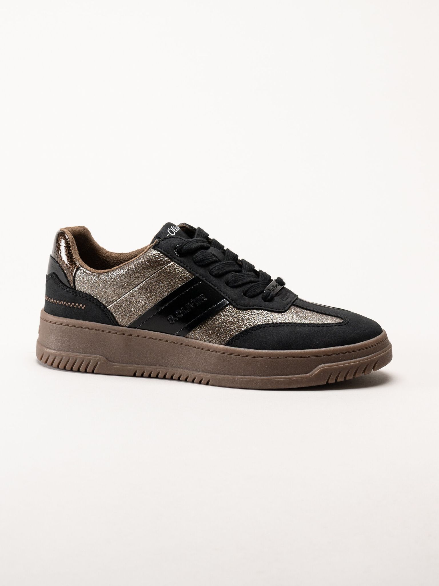 S.Oliver - Svarta sneakers med partier i mörk guldfärg