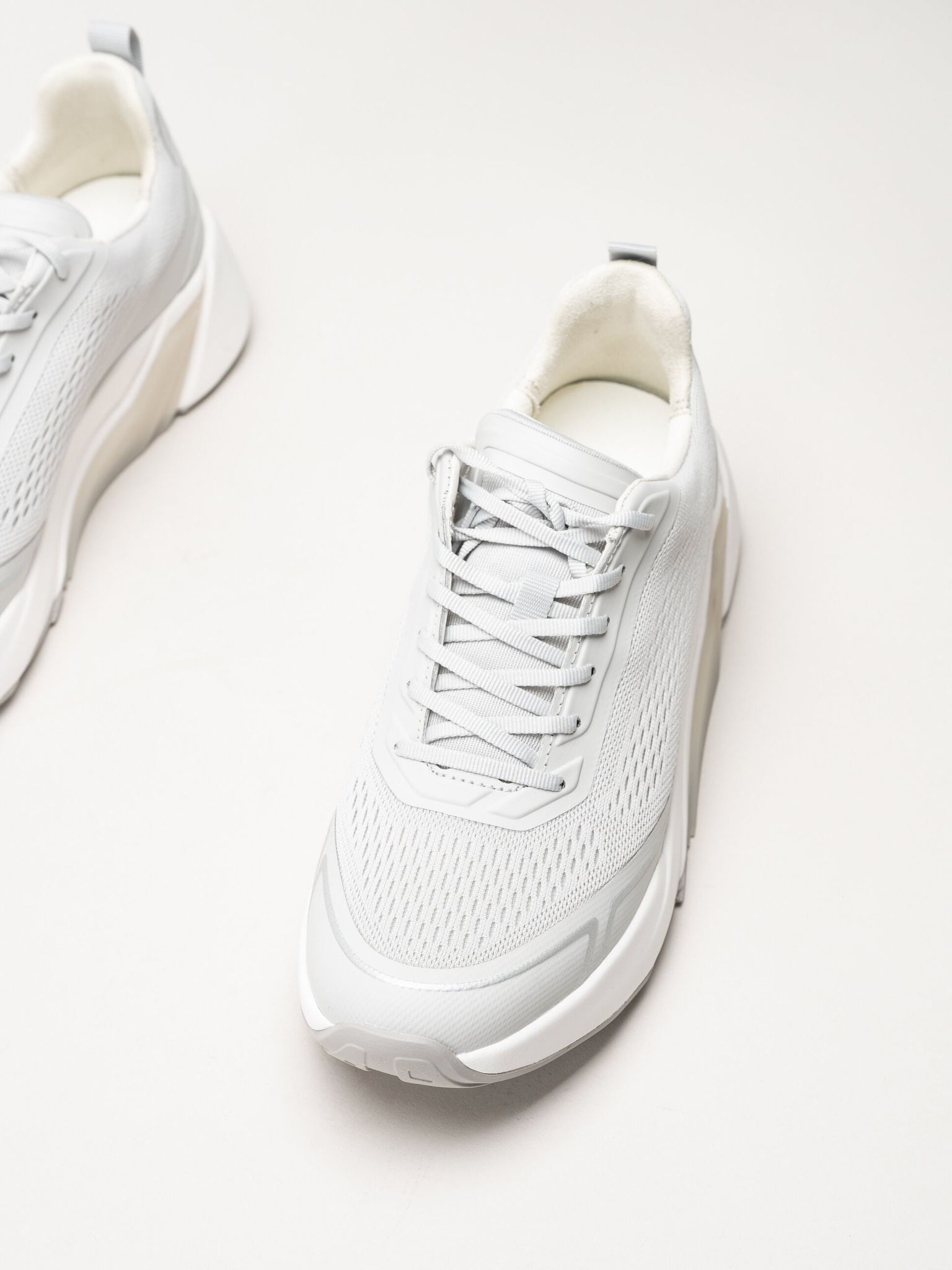 Gabor - Ljusgrå sneakers i mesh
