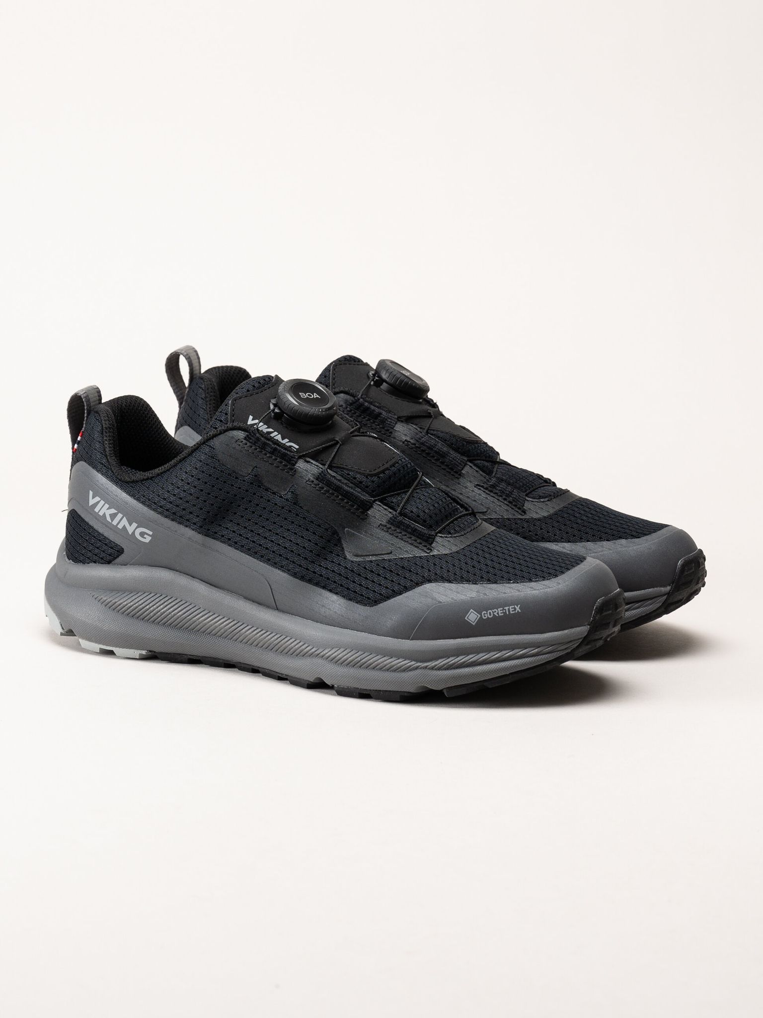 Viking Footwear - Motion Low Boa GTX M - Svarta BOA hybridskor med GoreTex