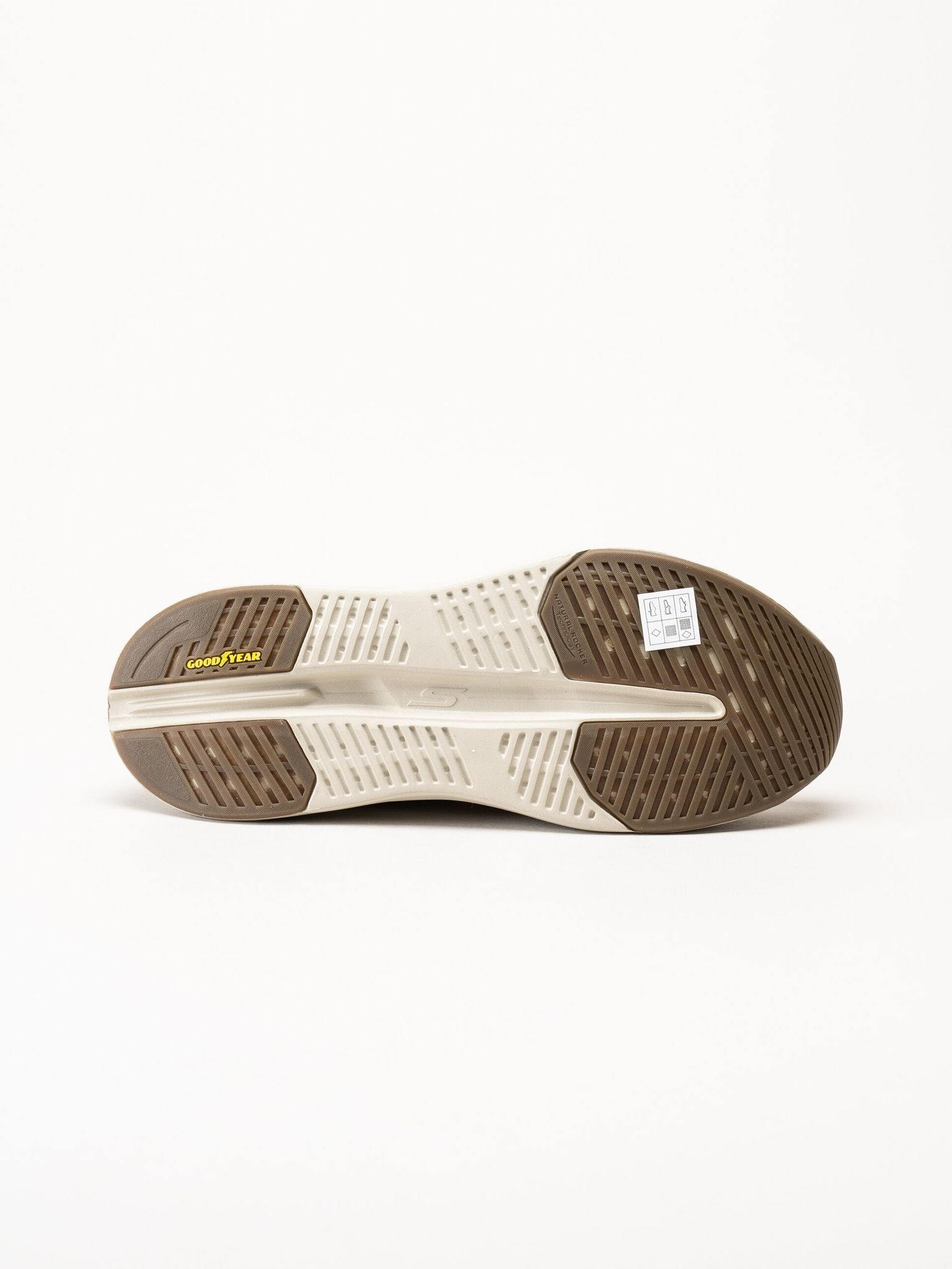Skechers - Max Cushion - Beige slip ins sneakers