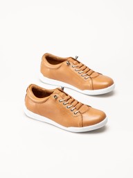 Charlotte of Sweden - Ljusbruna sneakers i skinn